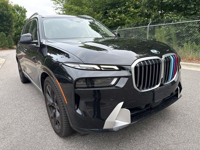 Used 2024 BMW X7 xDrive40i AWD/4WD image 3