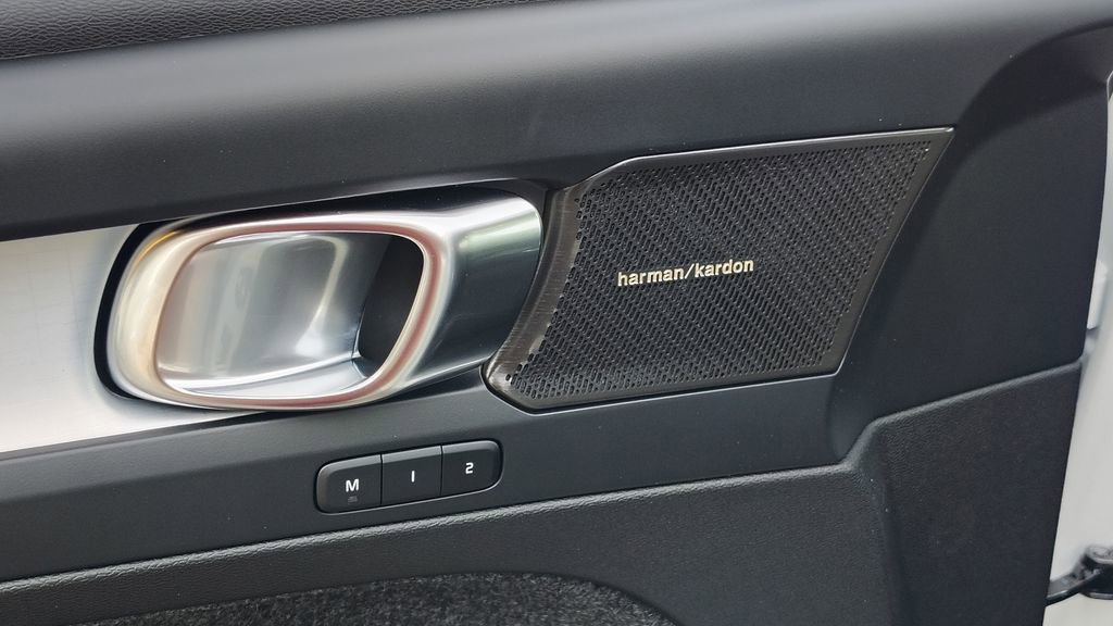 New 2026 Volvo XC40 B5 Ultra w/ Climate Package image 9