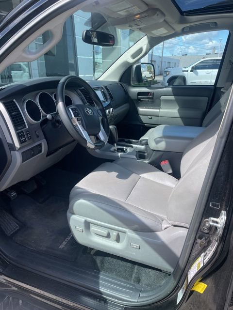 Used 2014 Toyota Sequoia SR5 w/ Premium Package AWD/4WD image 10