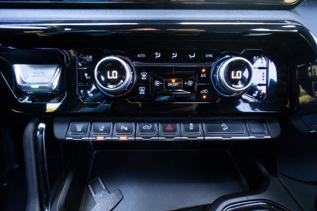 Used 2024 GMC Sierra 2500 AT4 w/ AT4 Premium Plus Package image 24