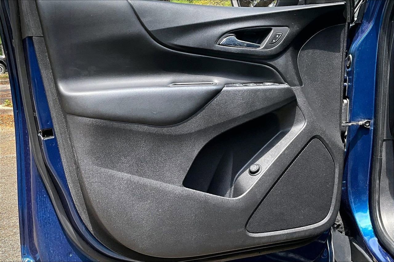 Used 2020 Chevrolet Equinox LT FWD image 17