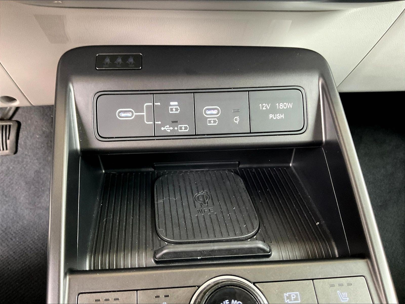 Used 2024 Hyundai Kona Limited AWD/4WD image 15