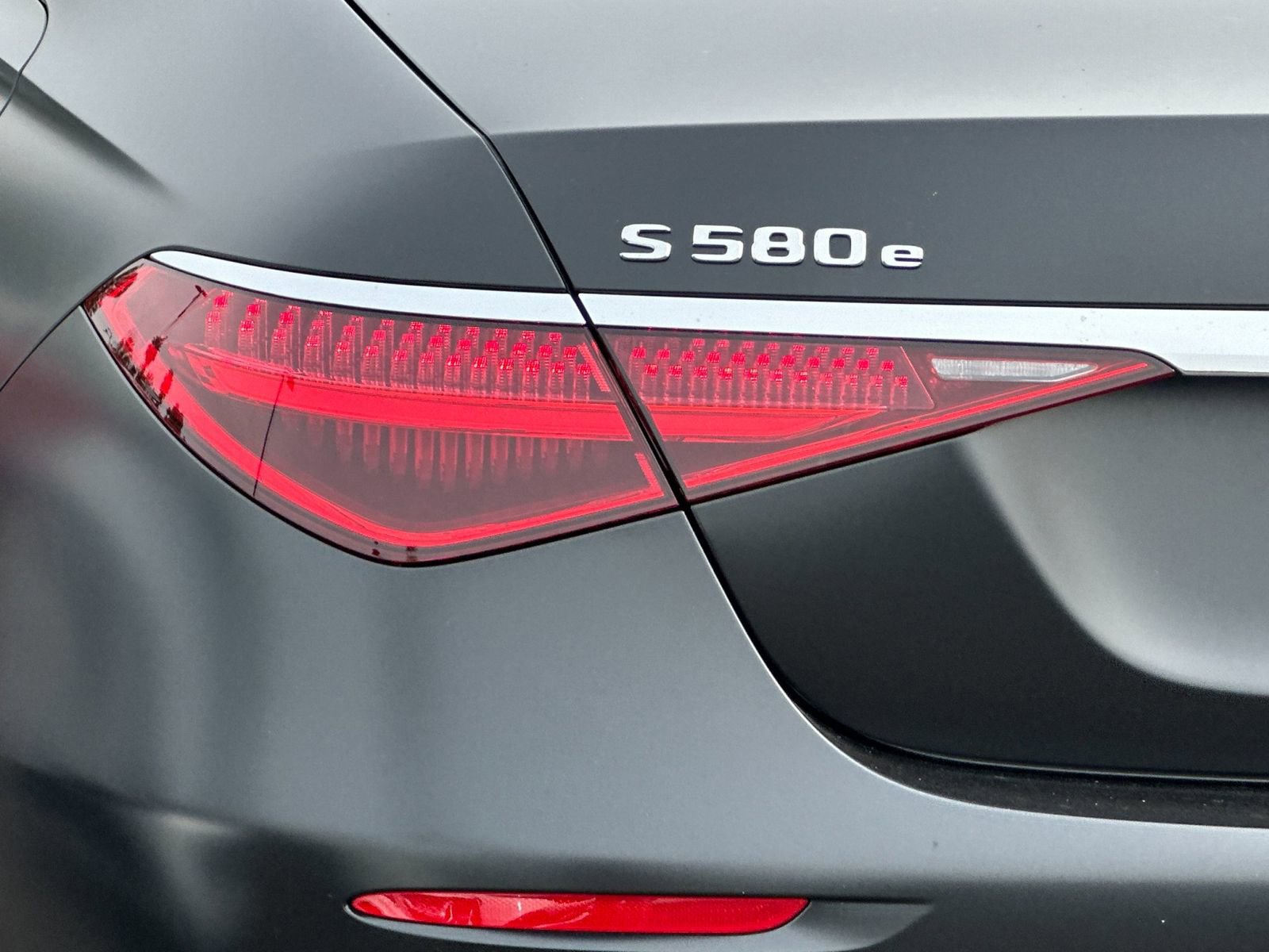 New 2026 Mercedes-Benz S 580e 4MATIC Sedan image 33