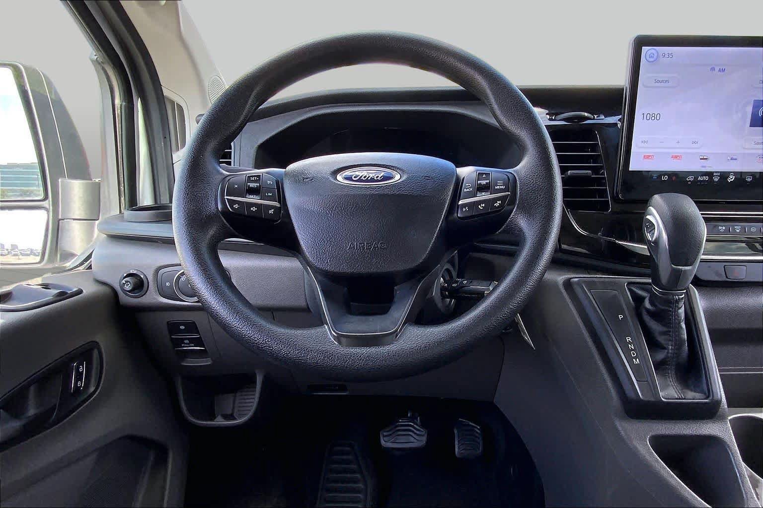 Used 2025 Ford Transit 350 XLT RWD image 7