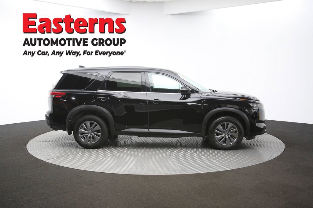 Used 2024 Nissan Pathfinder S image 46