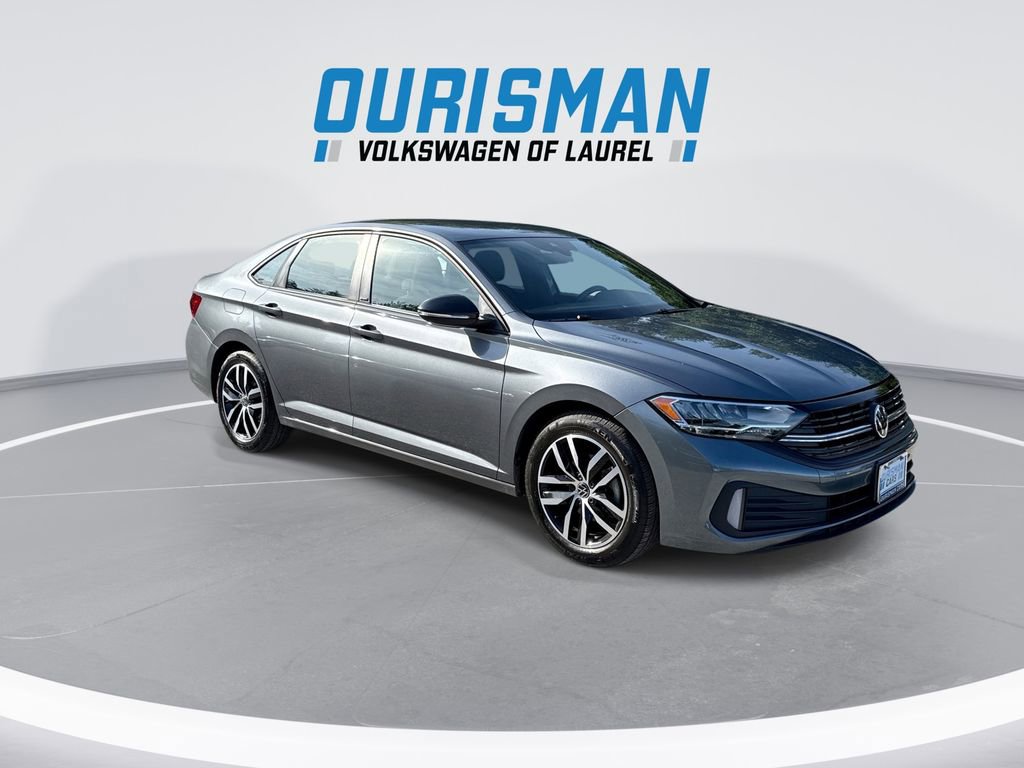 Used 2024 Volkswagen Jetta Sport FWD image 2