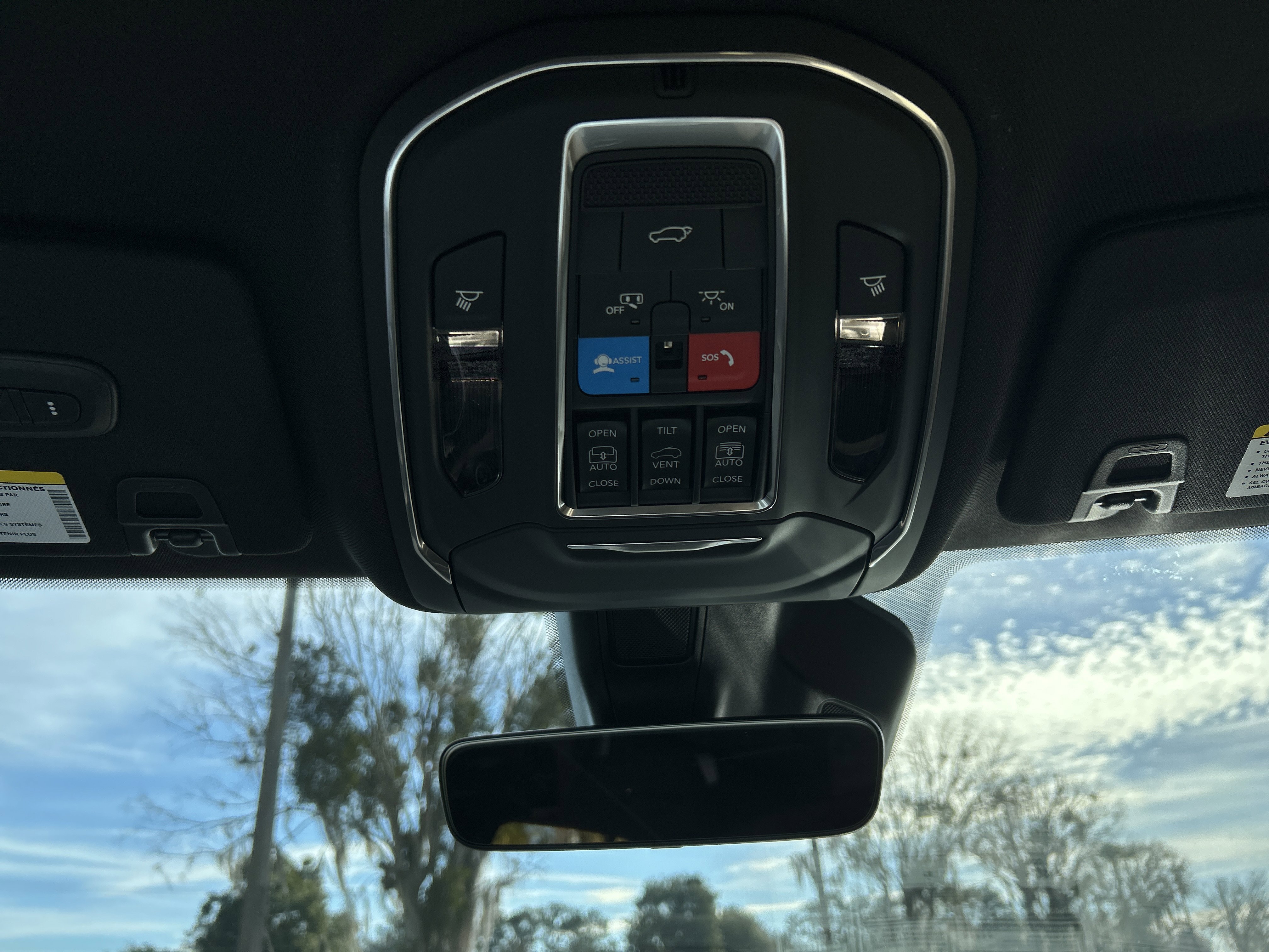 New 2025 Jeep Grand Cherokee Limited w/ Black Appearance Package image 34