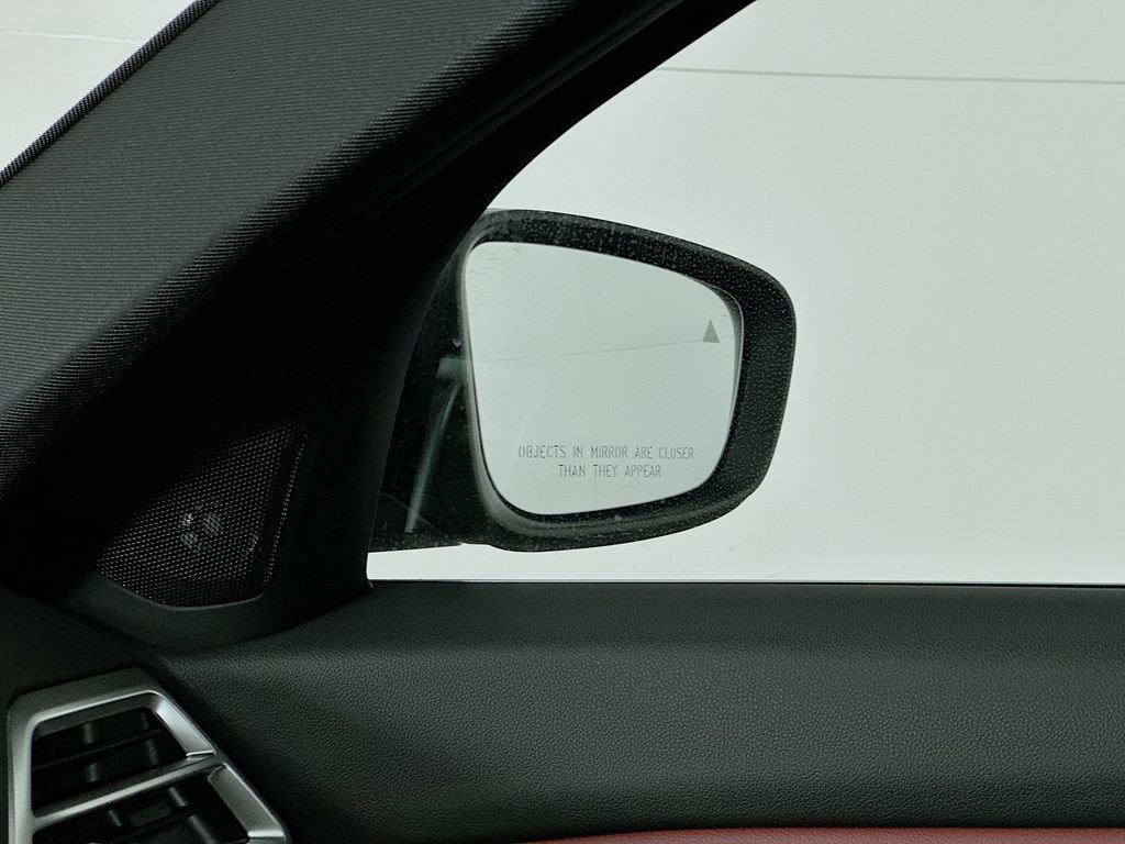 Used 2025 BMW 330i xDrive Sedan w/ Premium Package image 24