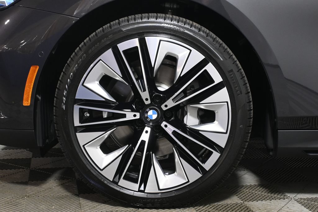 Used 2026 BMW 530i xDrive w/ Premium Package AWD/4WD image 12