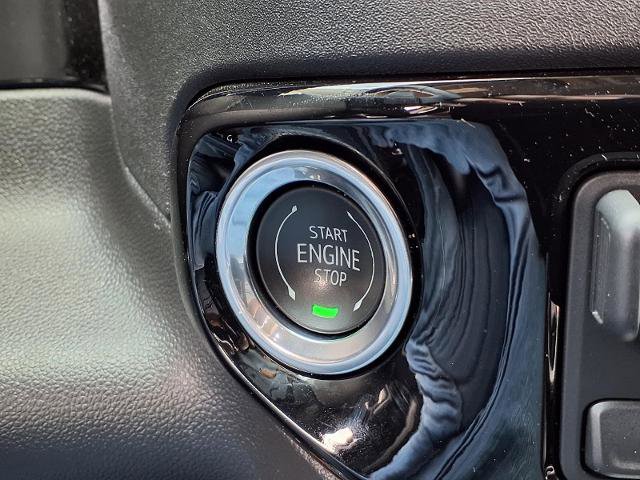 Used 2025 GMC Sierra 1500 SLT image 9