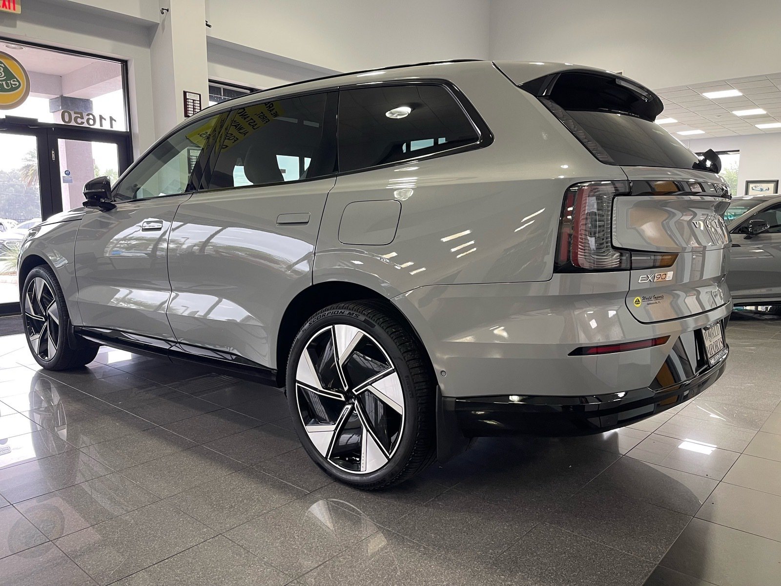 Used 2025 Volvo EX90 Ultra AWD/4WD image 3