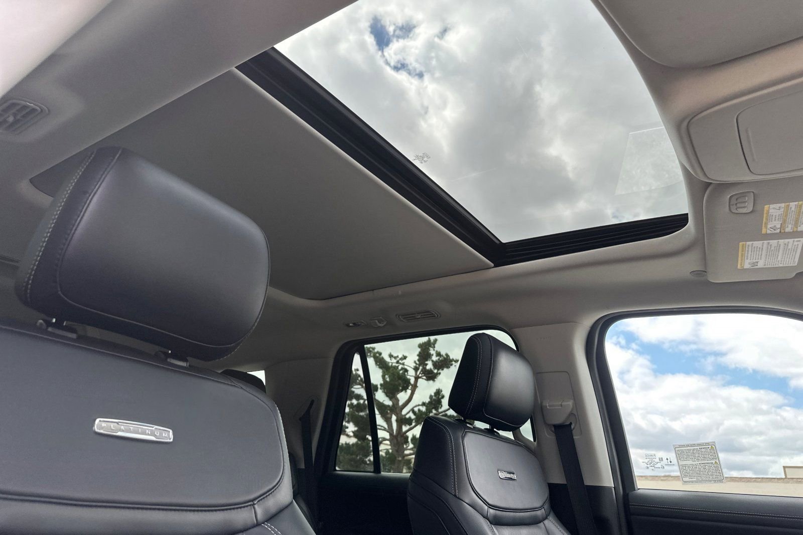 Used 2025 Ford Expedition Platinum AWD/4WD image 18