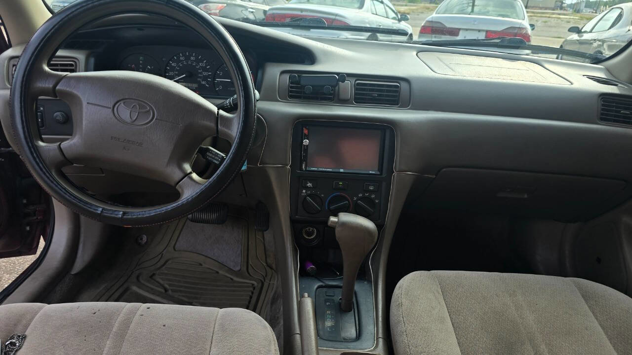 Used 2001 Toyota Camry LE FWD image 9
