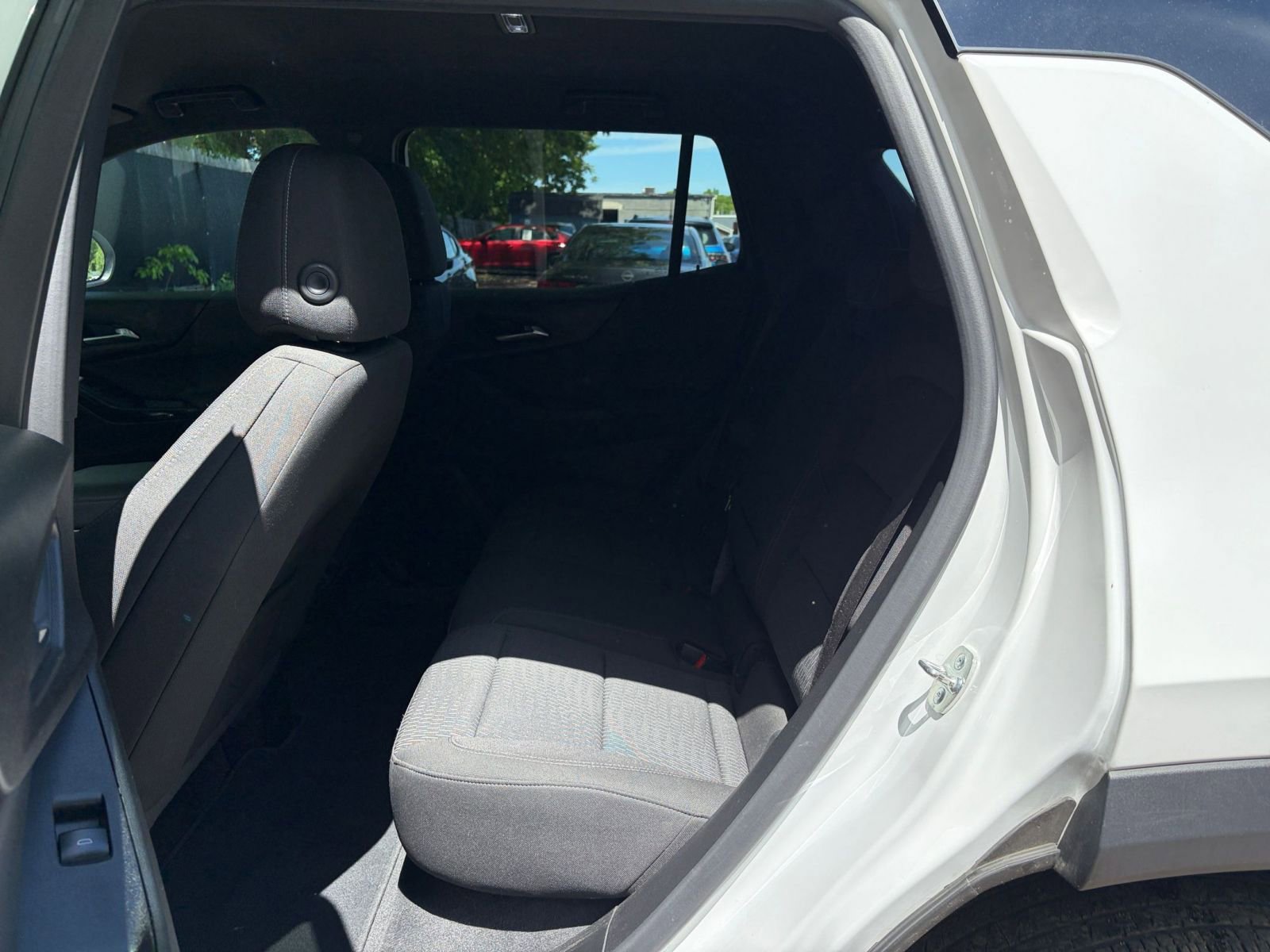 Used 2025 Chevrolet Equinox LT FWD image 25