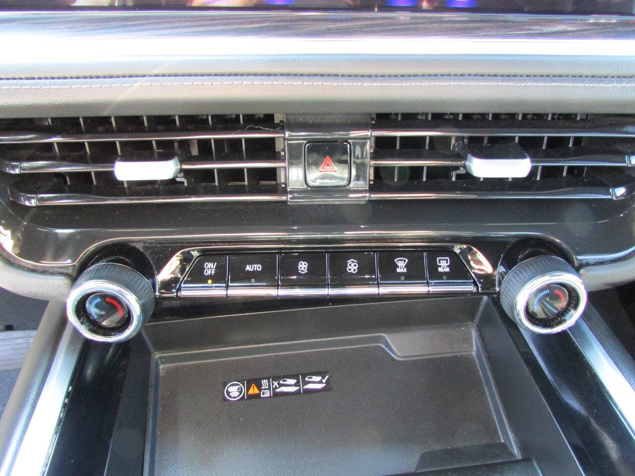 Used 2025 Chevrolet Tahoe LT image 25