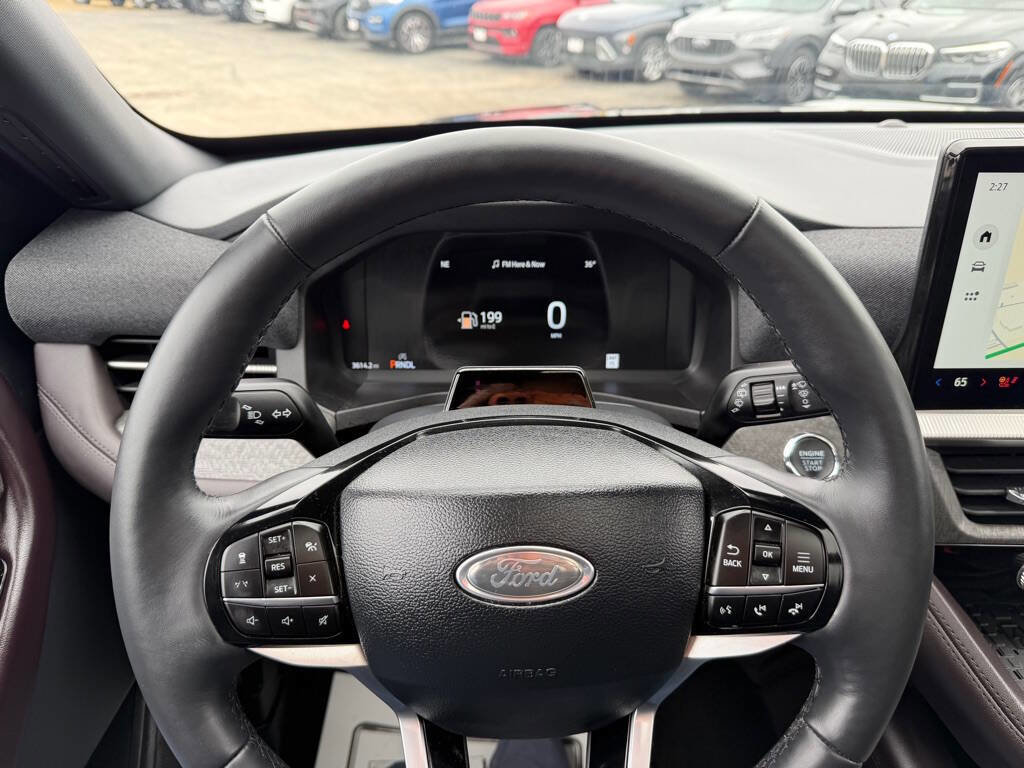 Used 2025 Ford Explorer Platinum w/ LUX Leather Package image 18