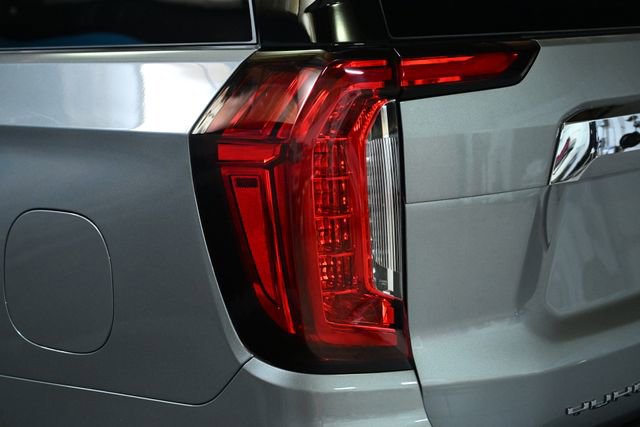 Used 2023 GMC Yukon XL SLT w/ SLT Luxury Package image 20