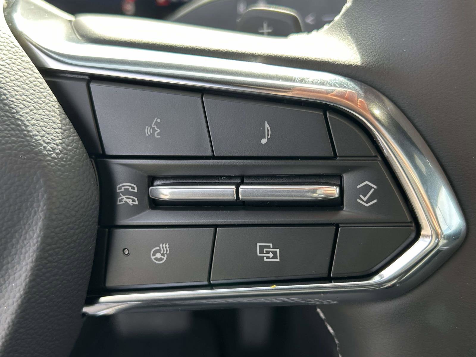 New 2026 Chevrolet Traverse LT w/ Sun and Wheel Package image 23