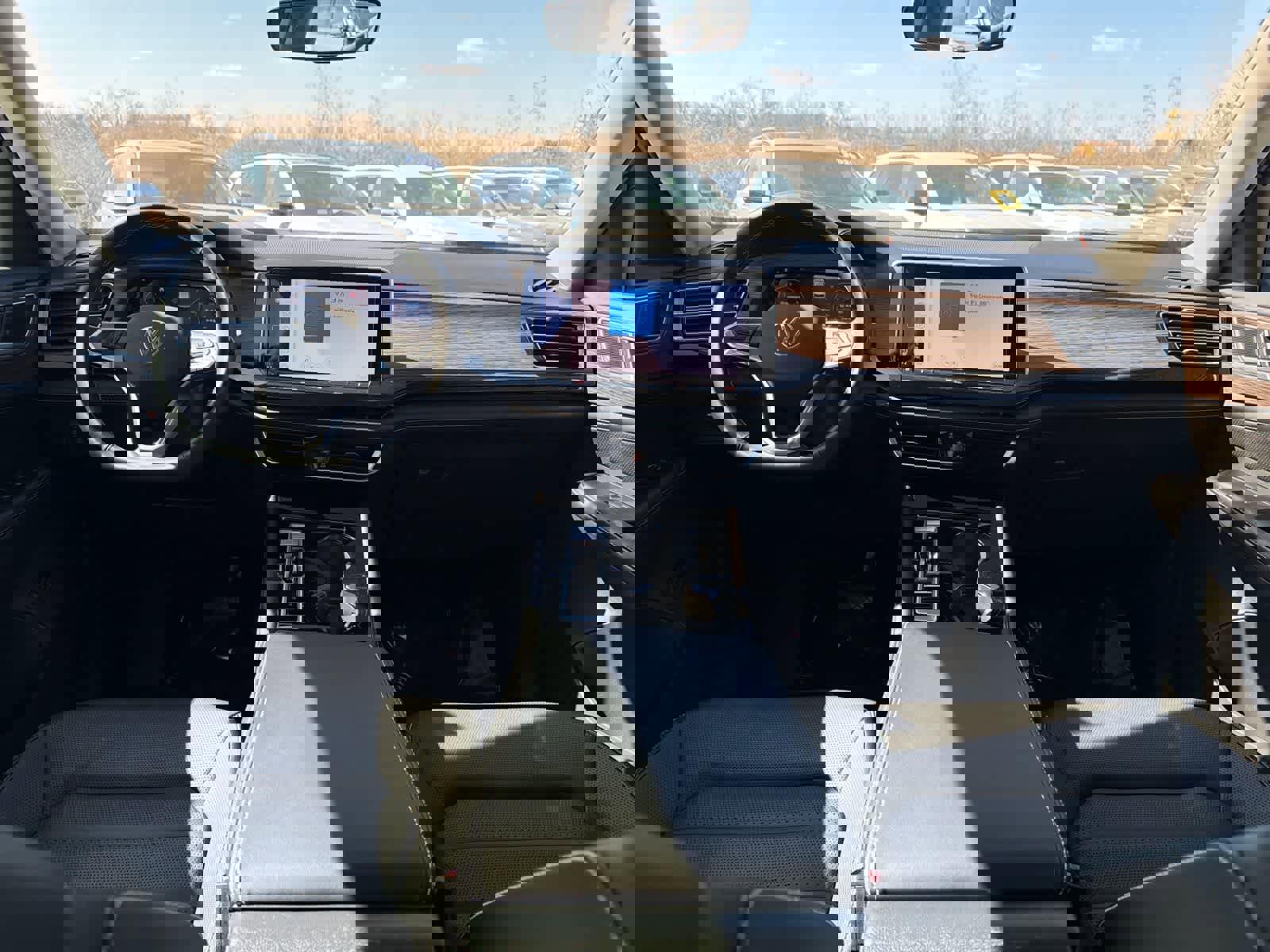 Used 2025 Volkswagen Atlas SEL image 10