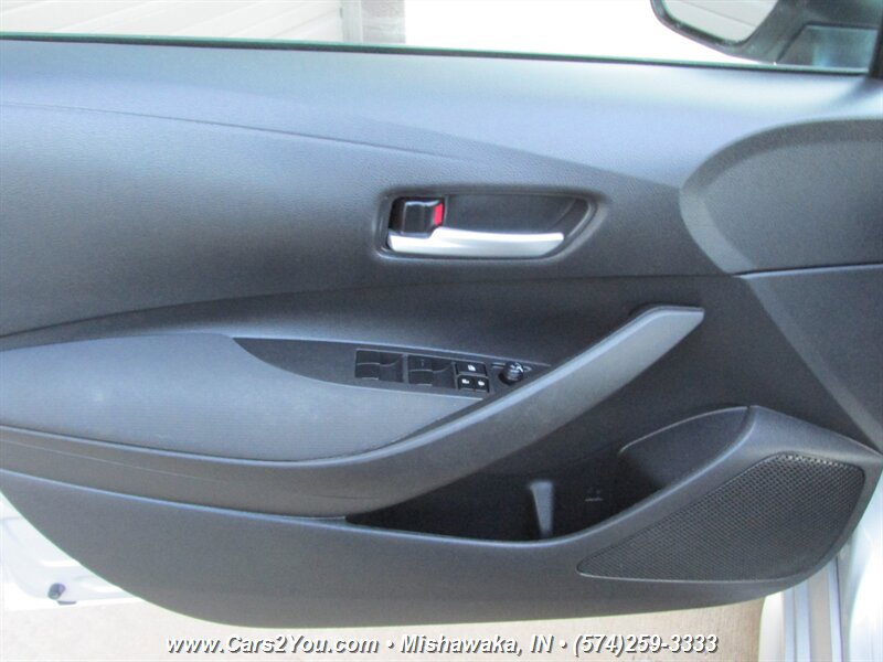 Used 2021 Toyota Corolla LE FWD image 9