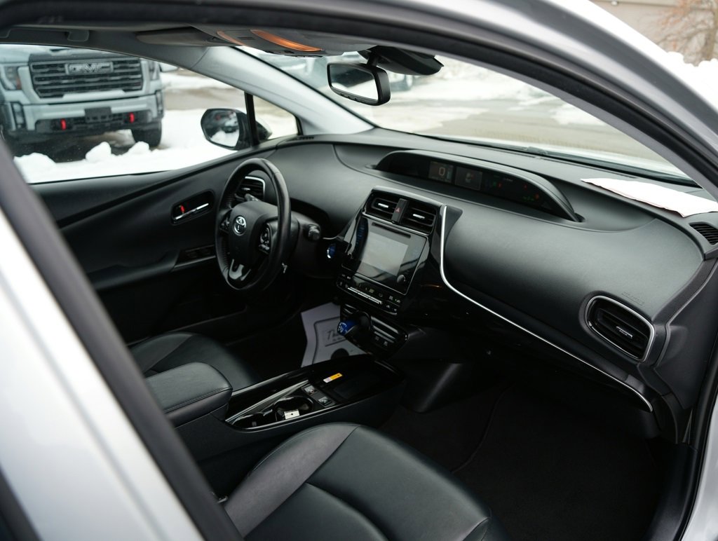 Used 2019 Toyota Prius XLE image 19