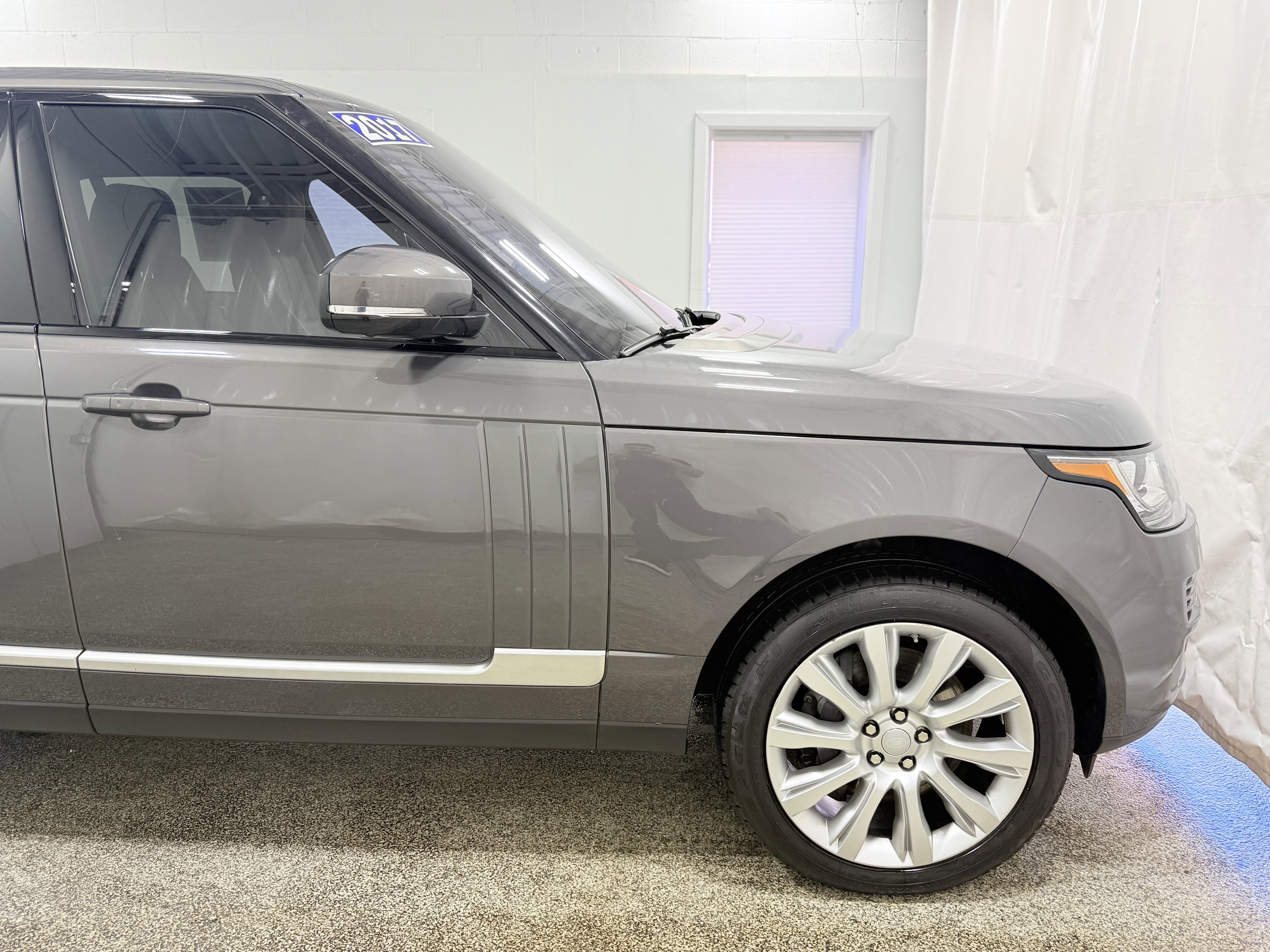 Used 2017 Land Rover Range Rover Supercharged image 7