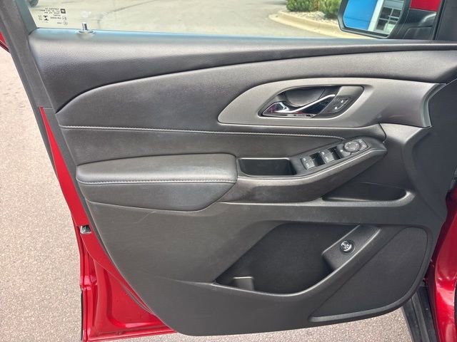 Used 2023 Chevrolet Traverse LT FWD image 12