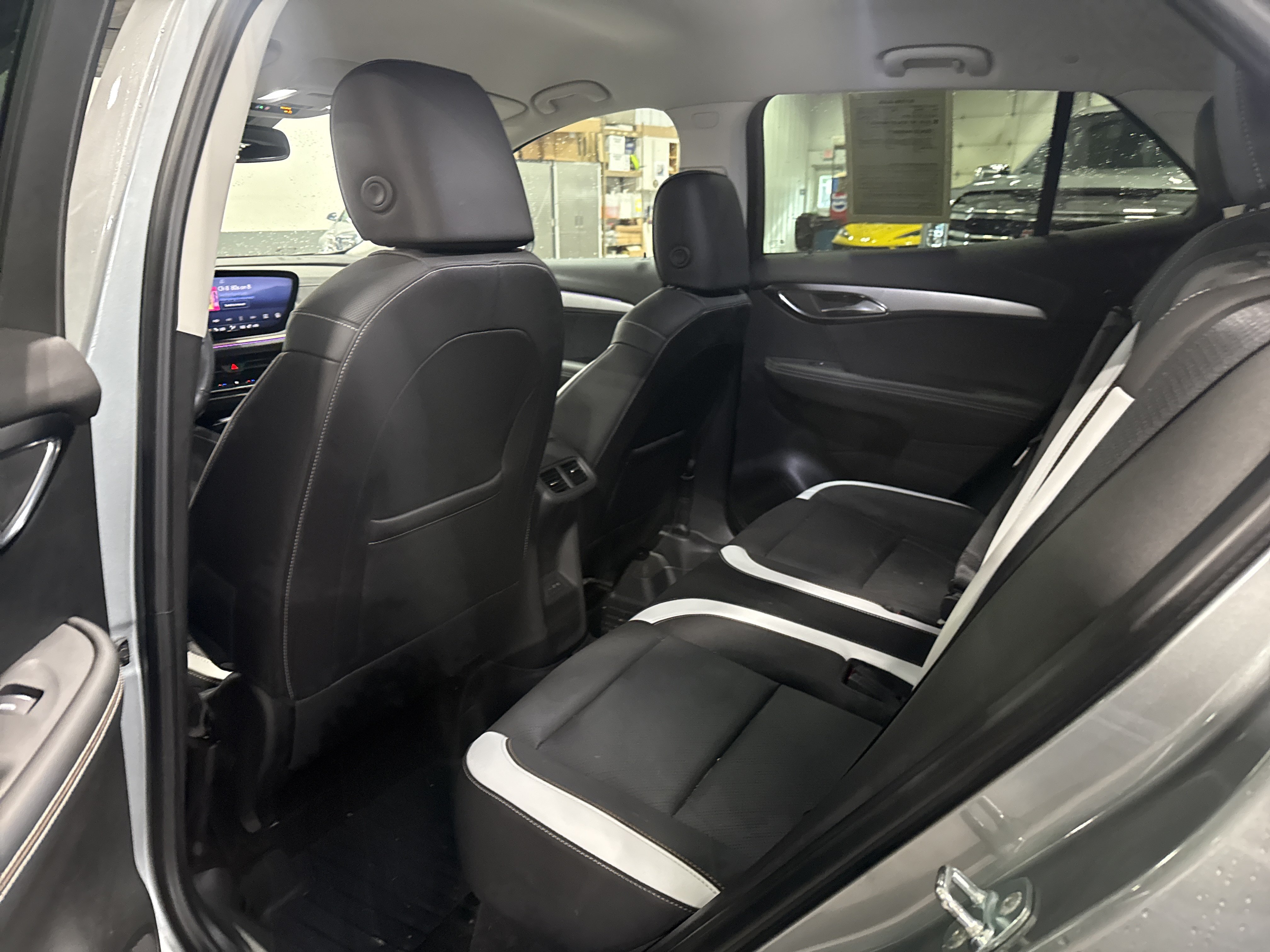 Used 2025 Buick Envision Sport Touring AWD/4WD image 8