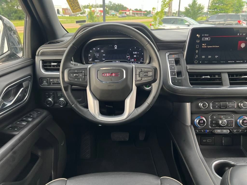 Used 2023 GMC Yukon XL SLT image 14