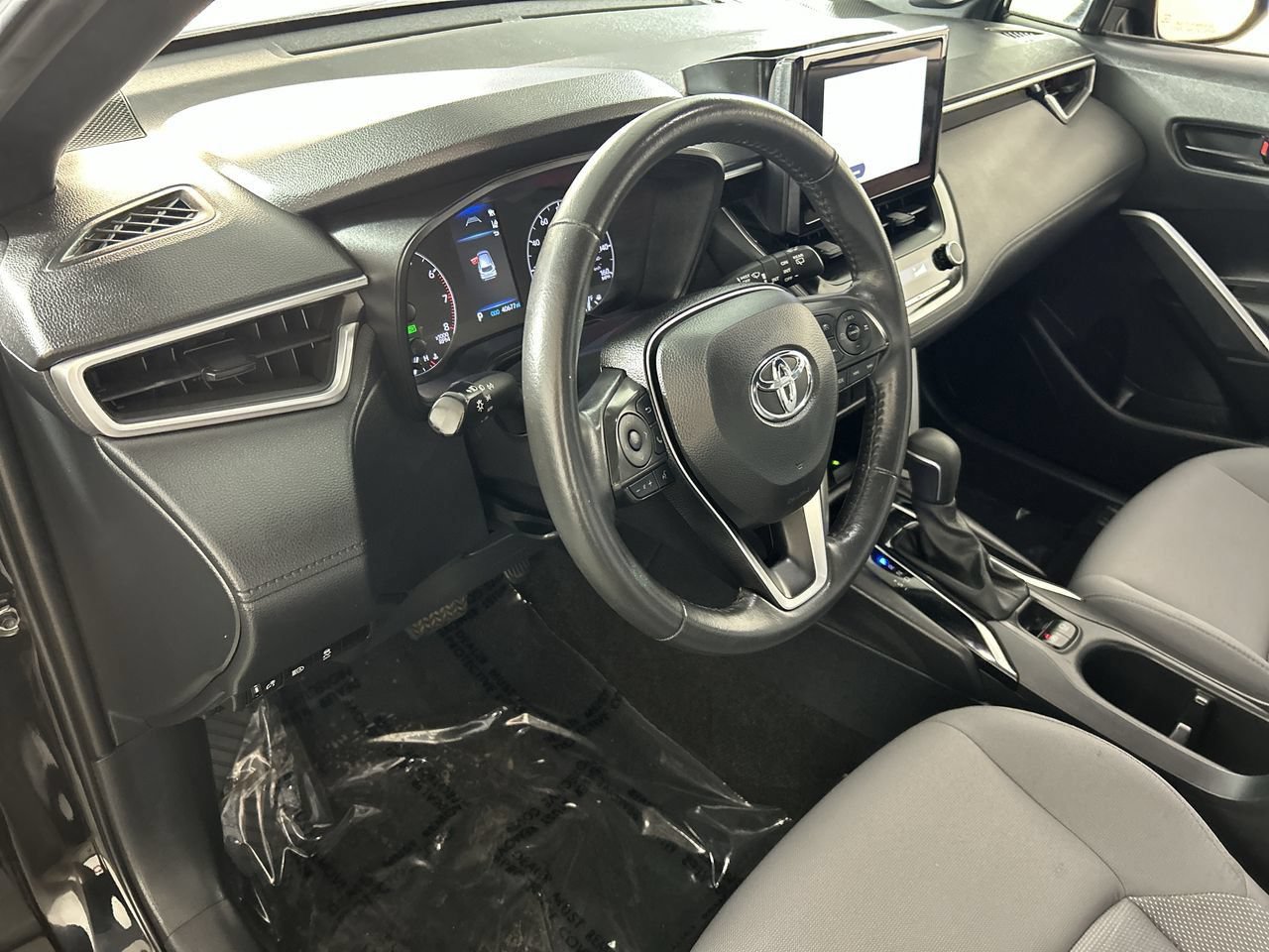 Used 2024 Toyota Corolla Cross AWD Hybrid w/ Moonroof Package image 13