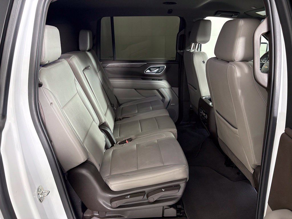 Used 2021 Chevrolet Suburban LT w/ Luxury Package AWD/4WD image 43