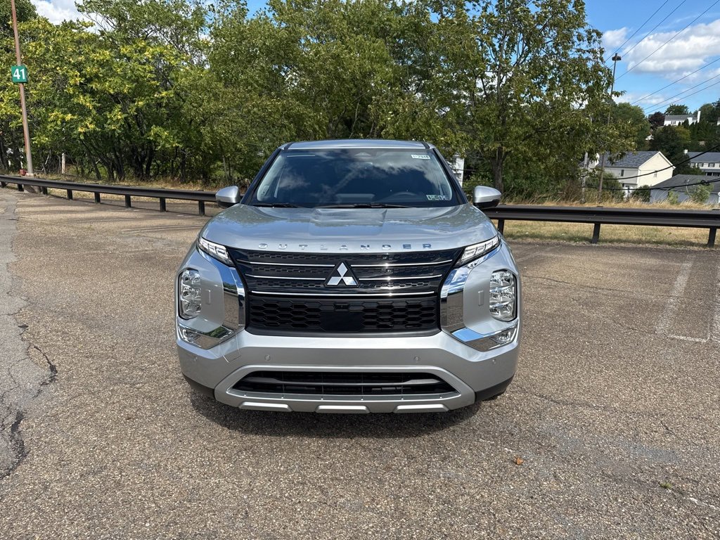 New 2025 Mitsubishi Outlander SE image 17