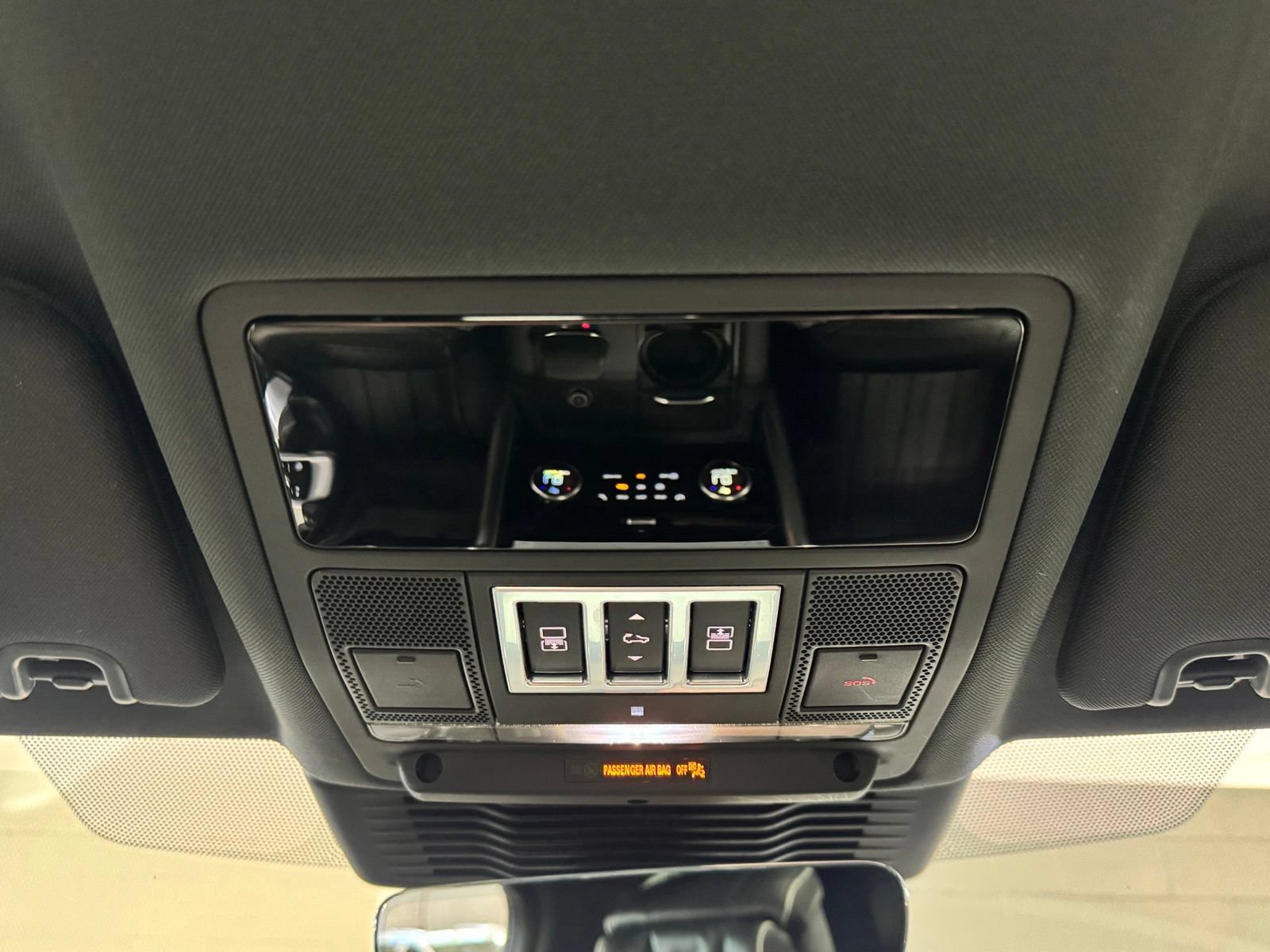 Used 2022 Land Rover Discovery HSE R-Dynamic AWD/4WD image 29