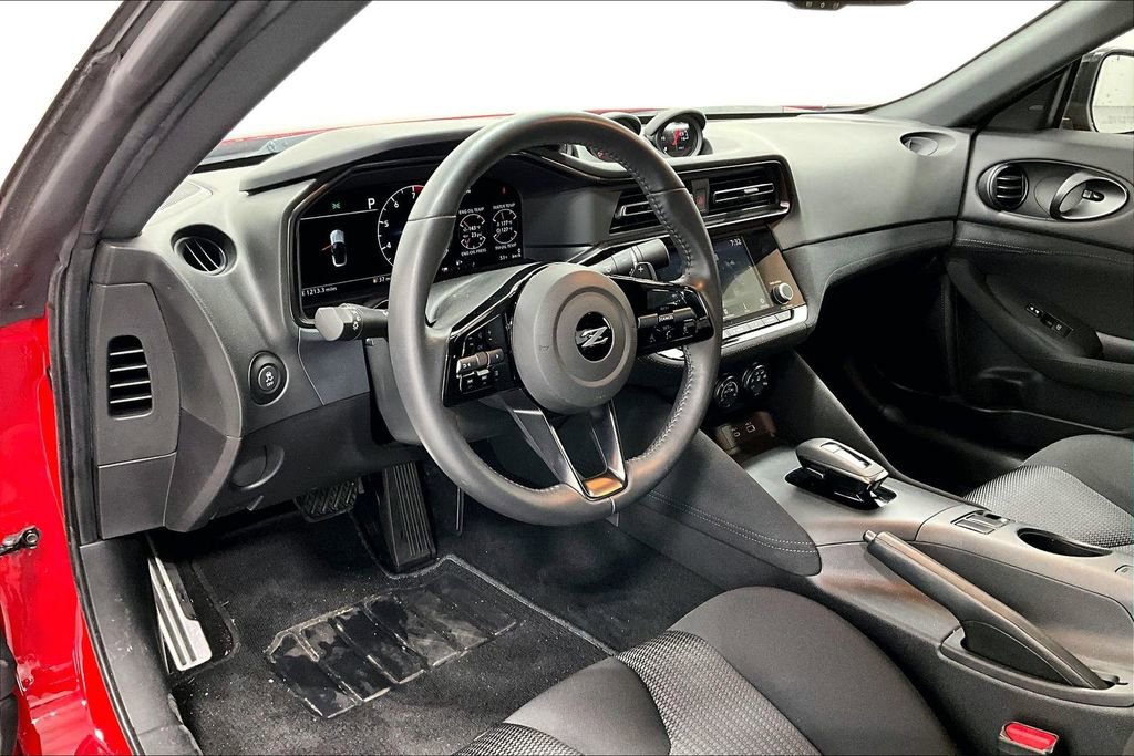 Used 2025 Nissan Z Sport w/ Floor Mat Package image 16