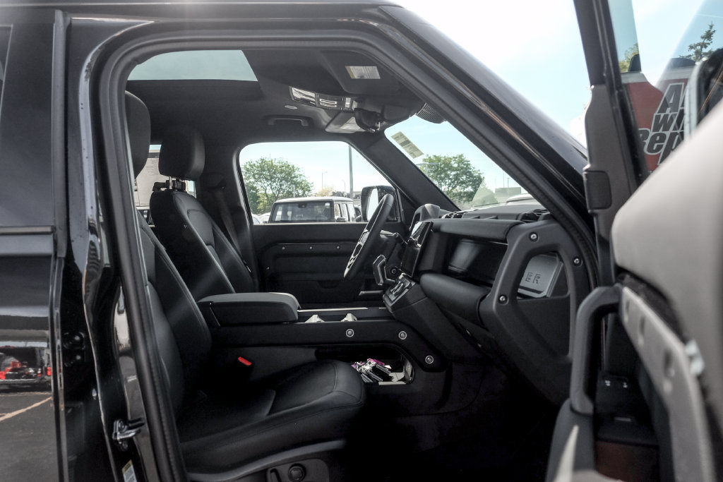 New 2026 Land Rover Defender 110 X-Dynamic SE AWD/4WD image 21
