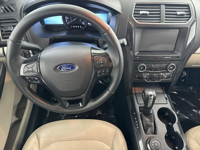 Used 2018 Ford Explorer XLT w/ Equipment Group 202A AWD/4WD image 22
