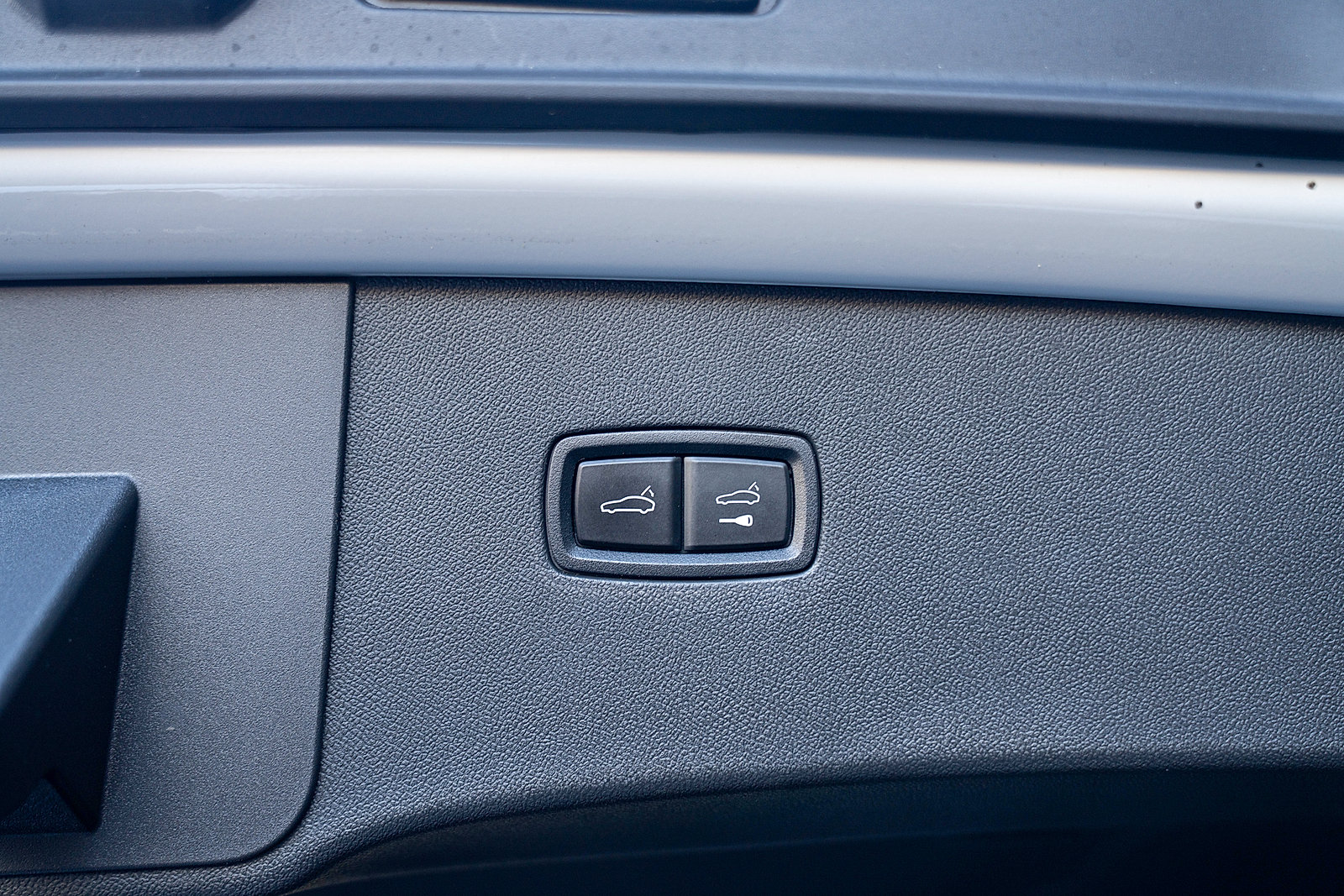 Certified 2025 Porsche Cayenne Coupe AWD/4WD image 23