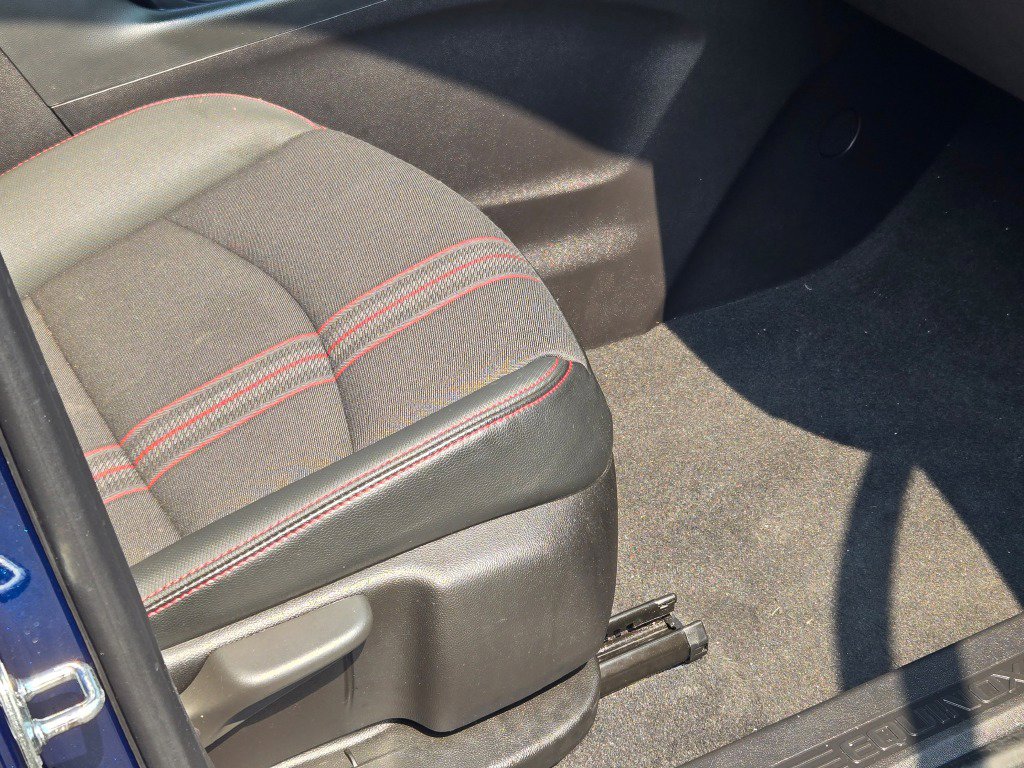 Used 2022 Chevrolet Equinox RS w/ Infotainment Package image 7