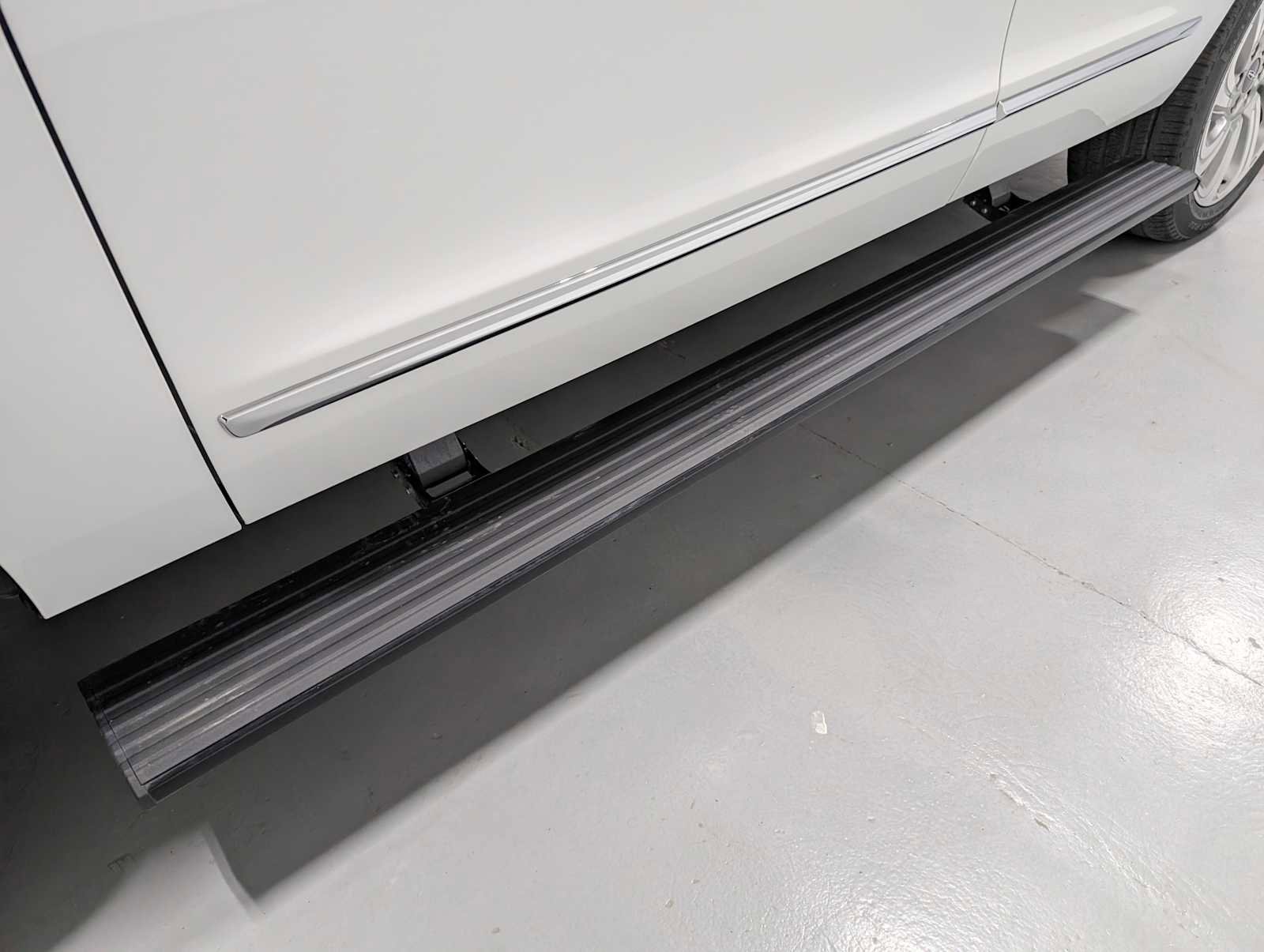 Certified 2023 Lincoln Navigator Reserve AWD/4WD image 13