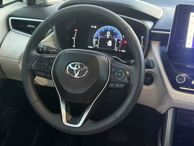 Used 2024 Toyota Corolla Cross XLE w/ Convenience Package image 14
