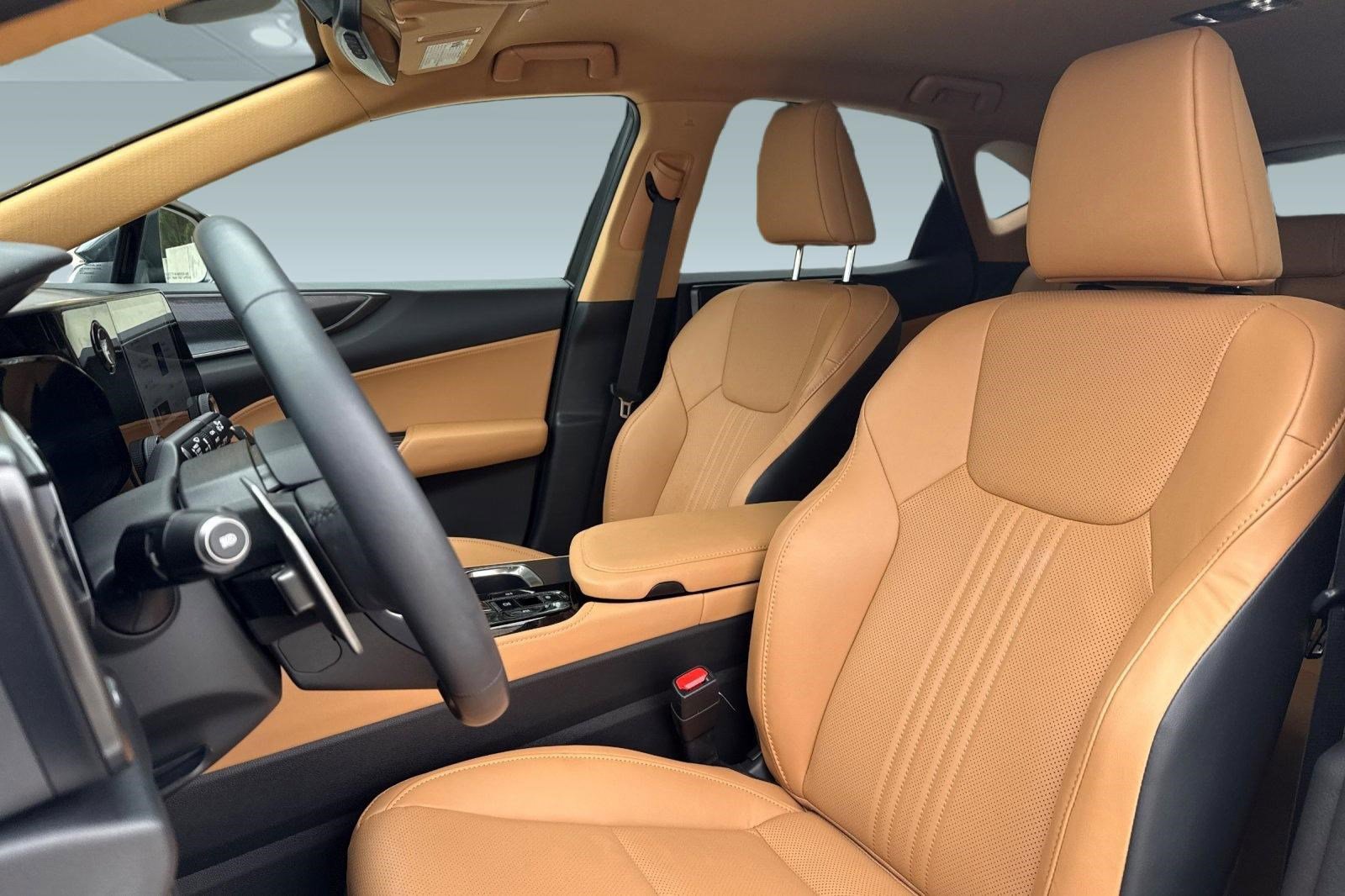 Certified 2024 Lexus NX 250 FWD image 5