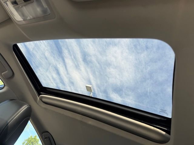 Used 2016 Toyota Avalon Touring FWD image 30