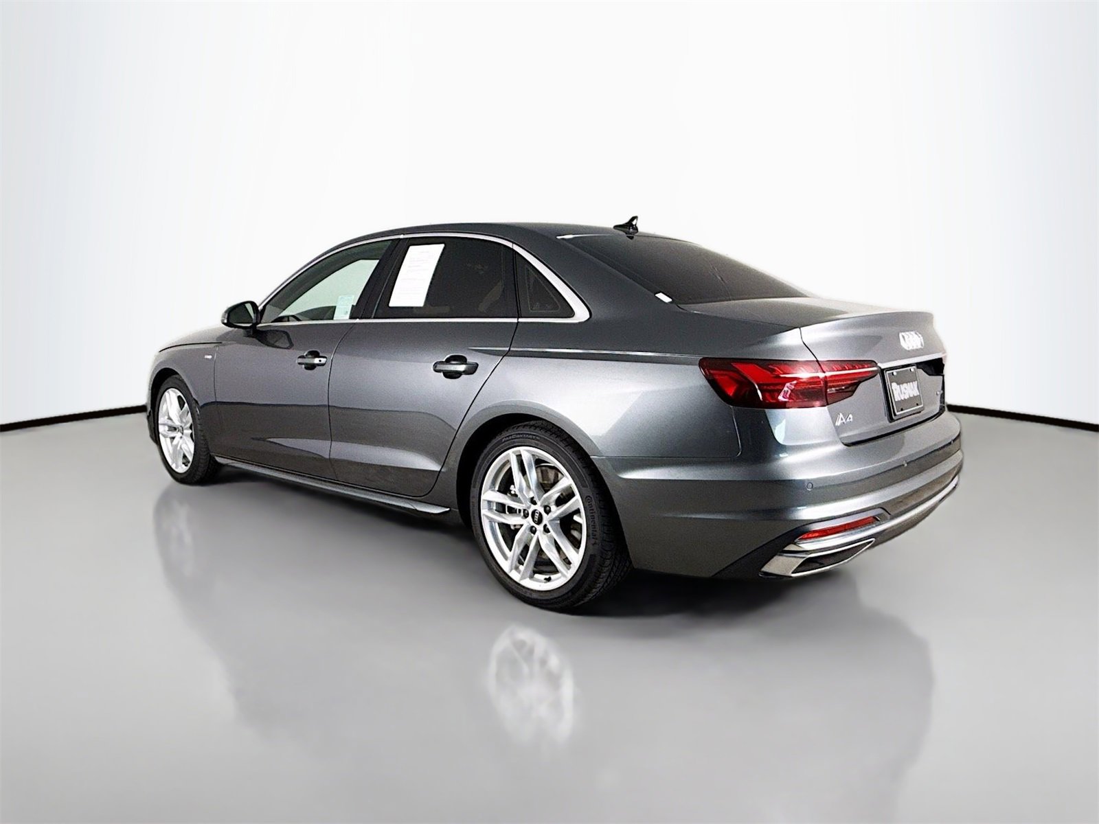 Used 2024 Audi A4 2.0T Premium w/ Convenience Package image 5