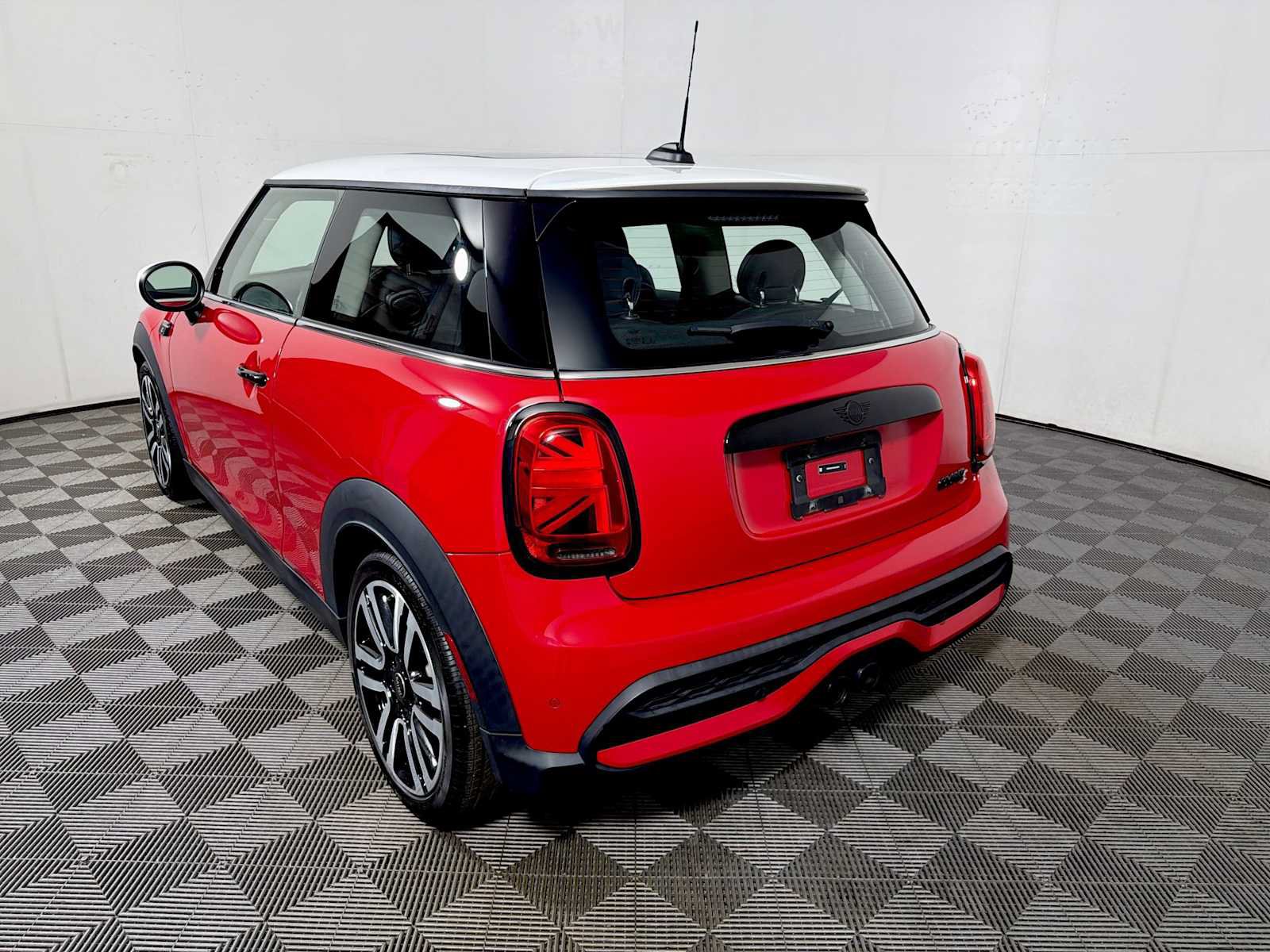 Used 2024 MINI Cooper S FWD image 5
