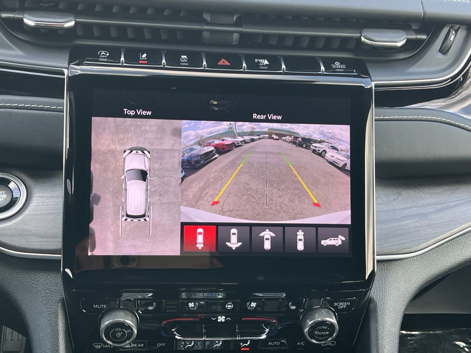 Used 2023 Jeep Grand Cherokee Overland w/ Adv Protech Group III image 19