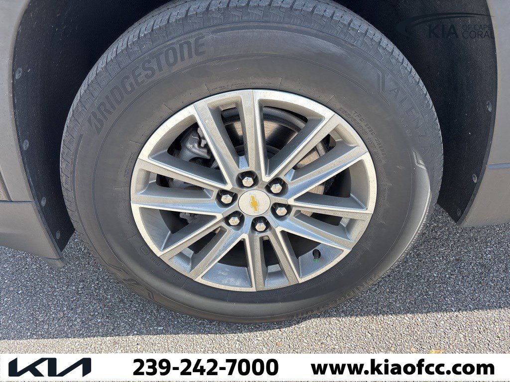 Used 2023 Chevrolet Traverse LT image 10