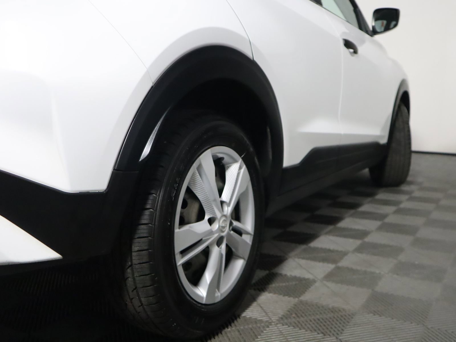 Used 2022 Nissan Kicks S image 19