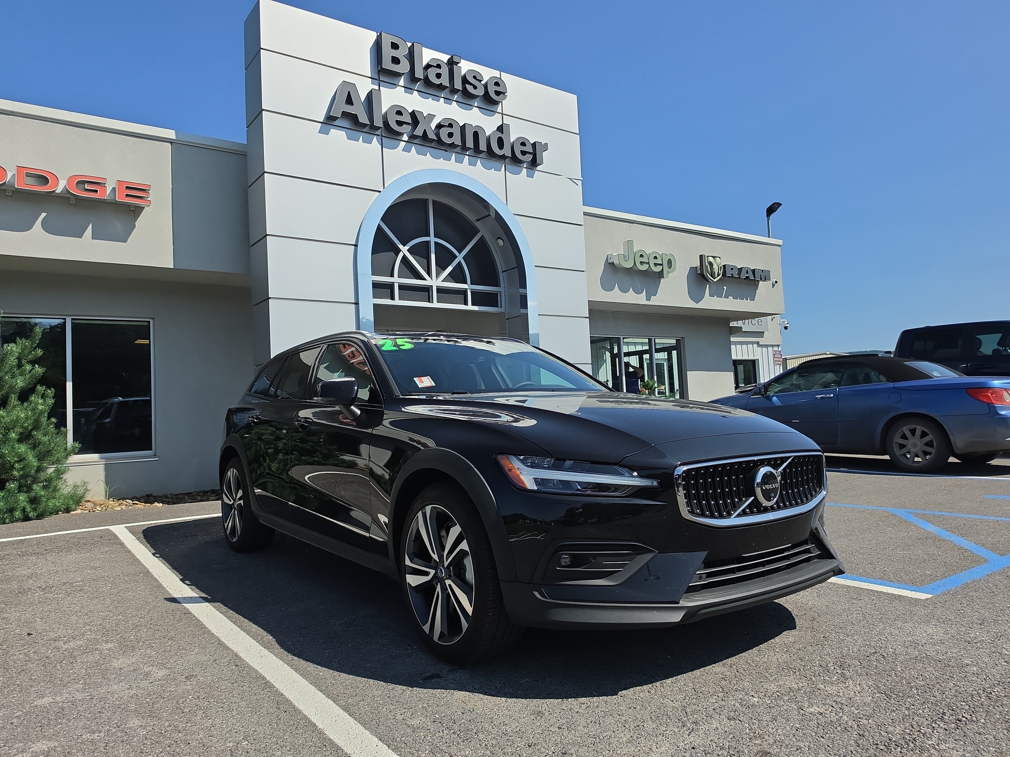 Used 2025 Volvo V60 B5 Cross Country Plus
