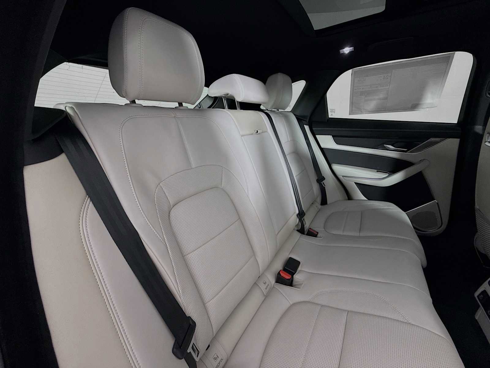 New 2025 Jaguar F-PACE R-Dynamic S AWD/4WD image 27