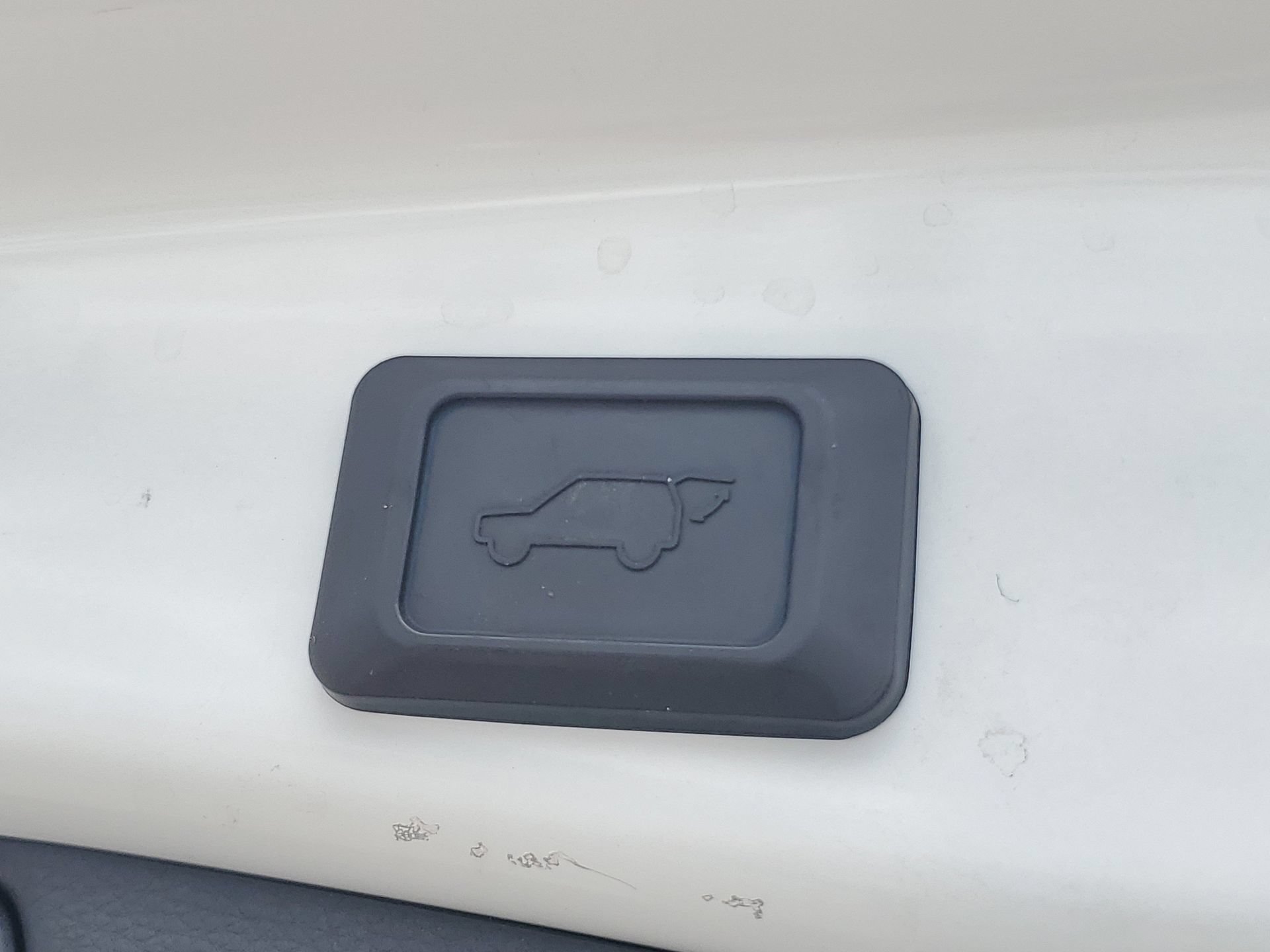 Used 2019 Toyota RAV4 XSE w/ XSE Weather Package AWD/4WD image 12
